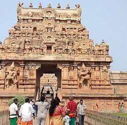 தமிழ்நாடு கோயில்களில் செல்போன் தடை நீக்கம்: இனி 'சுவிட்ச் ஆஃப்' செய்து எடுத்துச் செல்லலாம்! மீறினால் கடும் நடவடிக்கை!