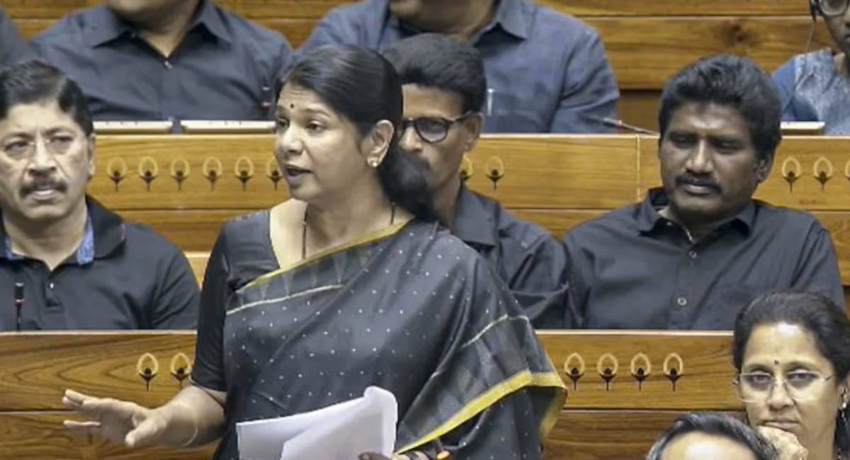 "நாளுக்கு நாள் சீரழியும் சட்டம் ஒழுங்கு": தூத்துக்குடி படுகொலைகளைச் சுட்டிக்காட்டி தவெக அரசைக் கடுமையாகச் சாடிய கனிமொழி எம்.பி.!