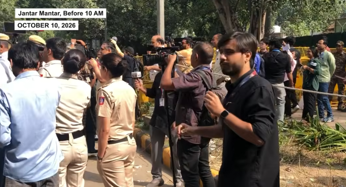 டெல்லி விமான நிலையத்திற்குள் புகுந்து சிஜேபி தலைவர் அபிஜீத் டிப்கே அதிரடி கைது! துருவ் ரதி உட்பட 400 பேர் சிறைபிடிப்பு!