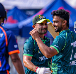 ஹாங்காங் சிக்ஸஸ் அரையிறுதி: ஹாங்காங்கை 6 விக்கெட்டுகள் வித்தியாசத்தில் வீழ்த்தி பாகிஸ்தான் அபார வெற்றி! அப்பாஸ் அப்ரிடி சரவெடி