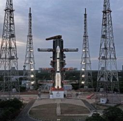 இஸ்ரோவின் அடுத்த பிரம்மாண்டம்: 'நேவிக்' அமைப்பை வலுப்படுத்த விண்ணில் பாய்கிறது ஜி.எஸ்.எல்.வி எப்-18 ராக்கெட்!
