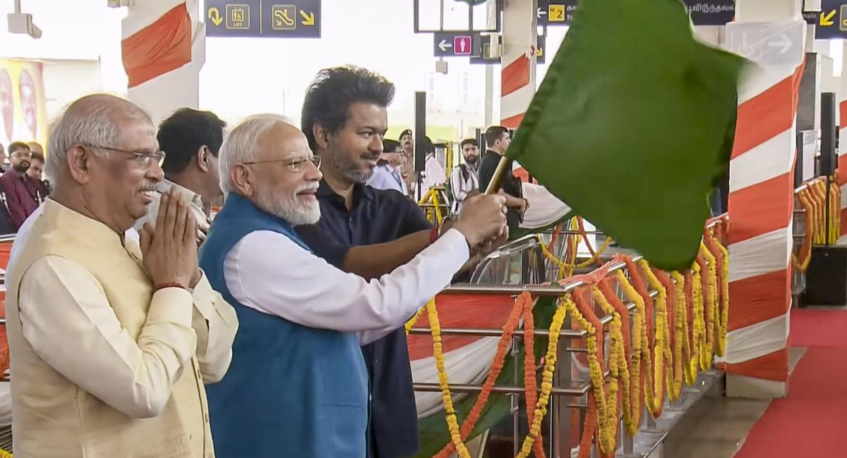 பூந்தமல்லி - வடபழனி மெட்ரோவை தொடங்கி வைத்த பிரதமர் மோடி! நேரில் வரவேற்ற முதலமைச்சர் விஜய்; ஒரே நாளில் சென்னை வந்த ராகுல் காந்தி!