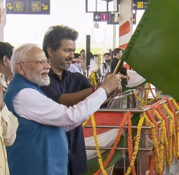 பூந்தமல்லி - வடபழனி மெட்ரோவை தொடங்கி வைத்த பிரதமர் மோடி! நேரில் வரவேற்ற முதலமைச்சர் விஜய்; ஒரே நாளில் சென்னை வந்த ராகுல் காந்தி!