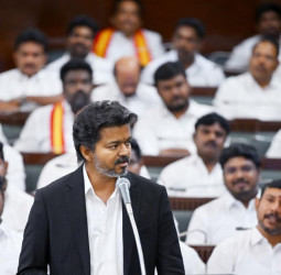 சட்டப்பேரவையில் அனல் பறந்த முதல்வர் விஜய்யின் உரை: திமுகவுக்கு அதிரடி பதிலடி மற்றும் பெண்கள் குறித்து நெகிழ்ச்சி!